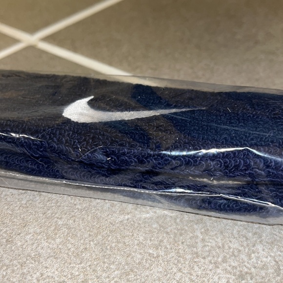Nike Embroidered Swoosh Terry Cloth headband sweatband head band new navy blue - Picture 7 of 7